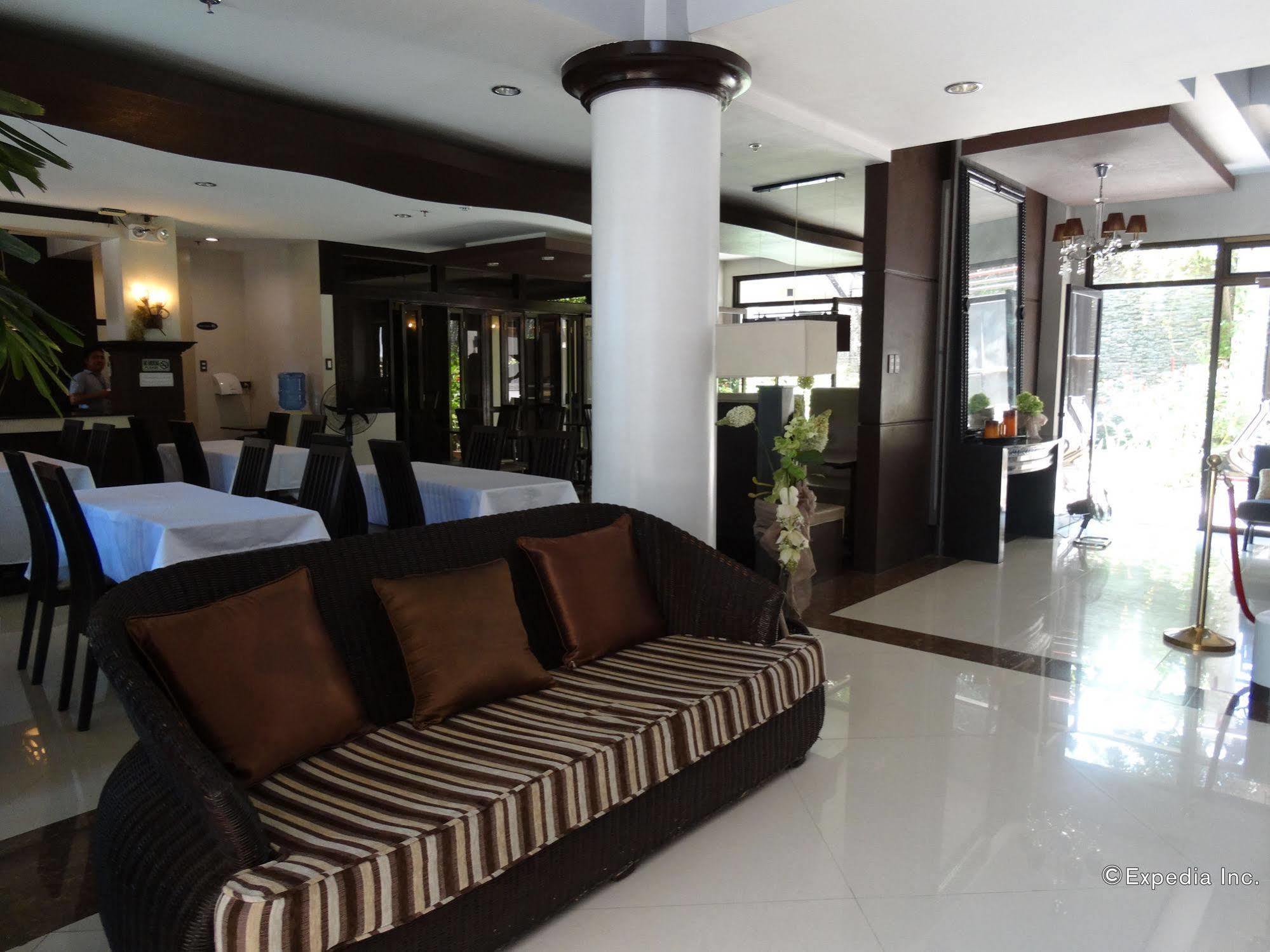 فندق أجنحة بيريدوت Davao City المظهر الخارجي الصورة